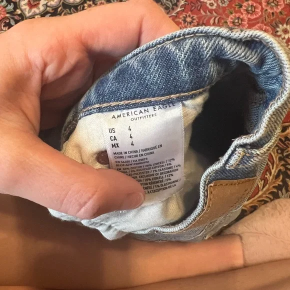 American Eagle highest rise 90s boyfriend Jean shorts - Picture 4 of 4